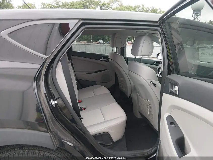 2018 HYUNDAI TUCSON SE