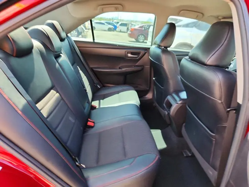 2017 TOYOTA CAMRY SE  