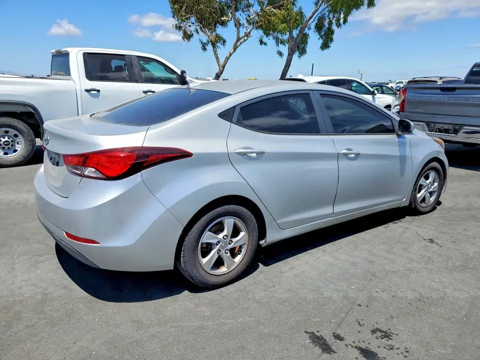 2015 HYUNDAI ELANTRA SE  