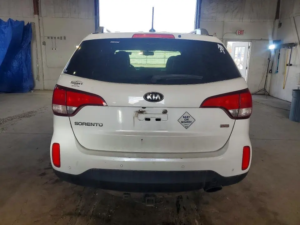 2015 KIA SORENTO LX  