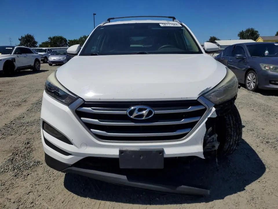 2017 HYUNDAI TUCSON SE  