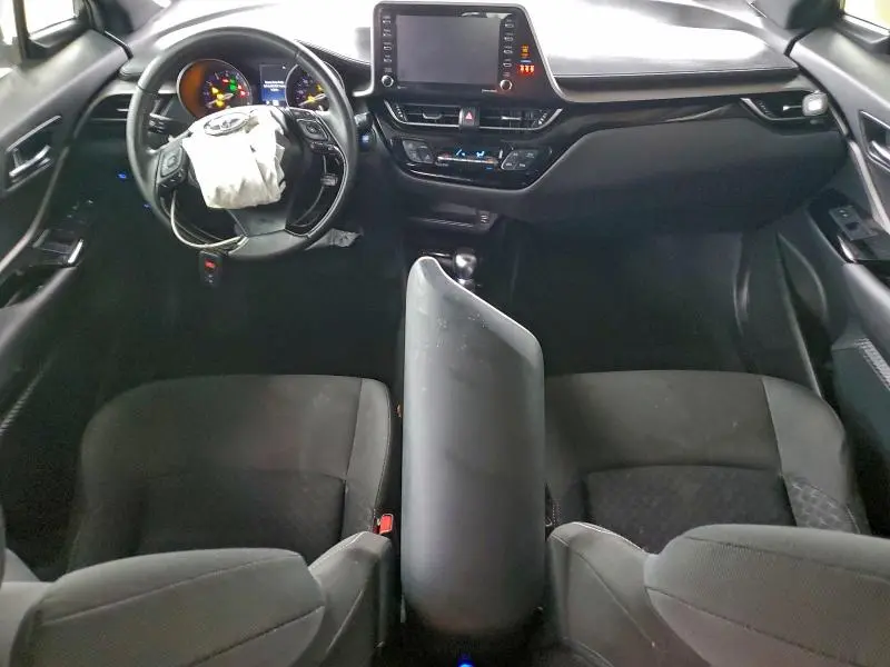 2022 TOYOTA C-HR XLE  