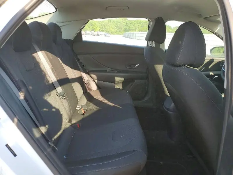 2021 HYUNDAI ELANTRA SE  