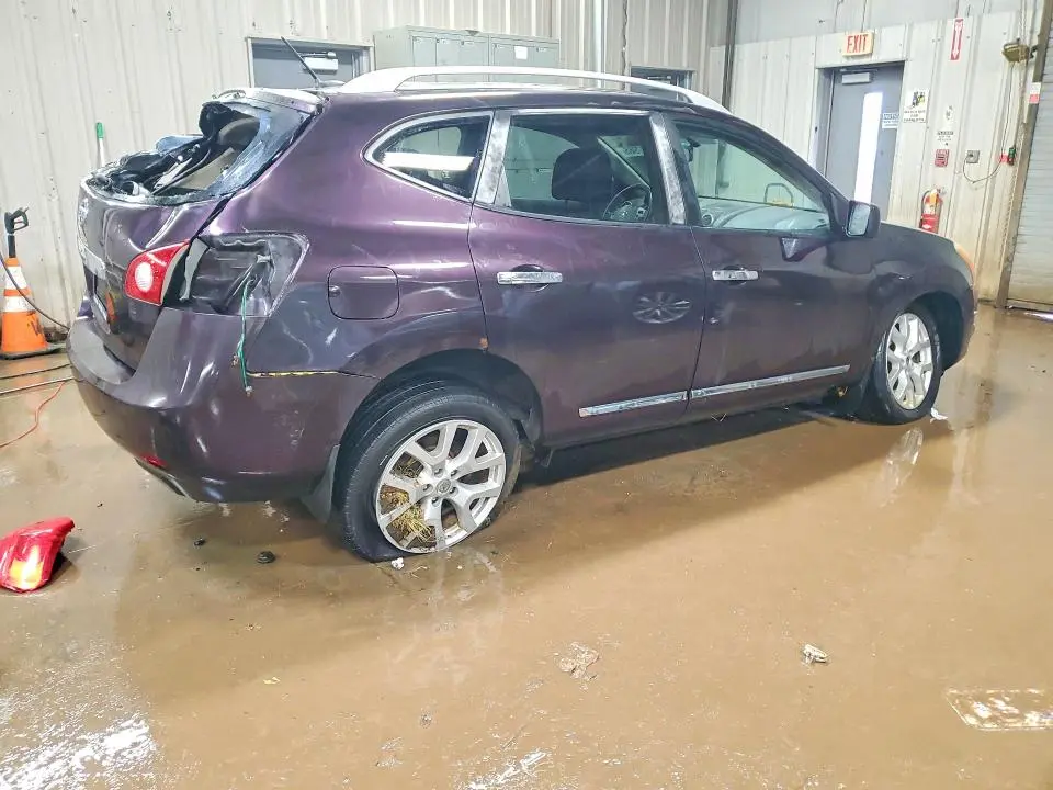 2013 NISSAN ROGUE S  