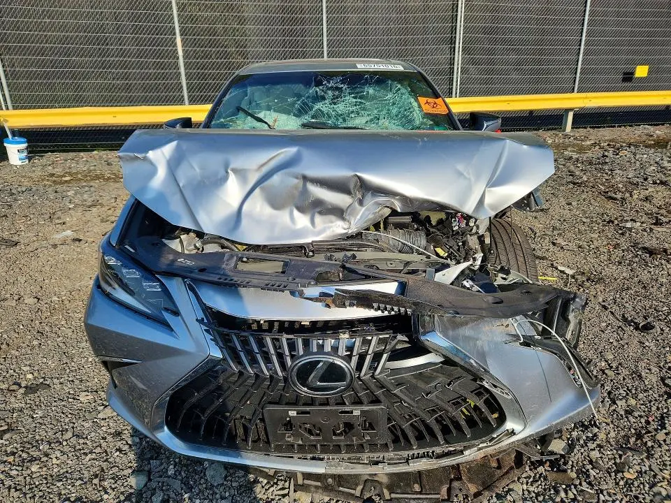 2024 LEXUS ES 300H BASE  