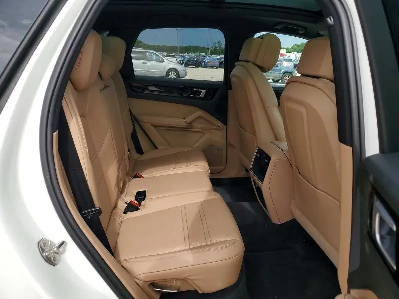 2019 PORSCHE CAYENNE   