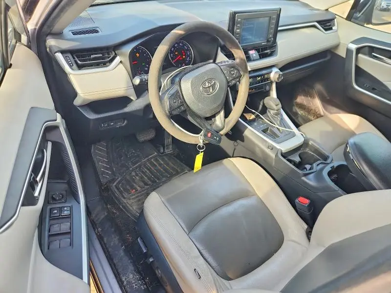 2020 TOYOTA RAV4 XLE  