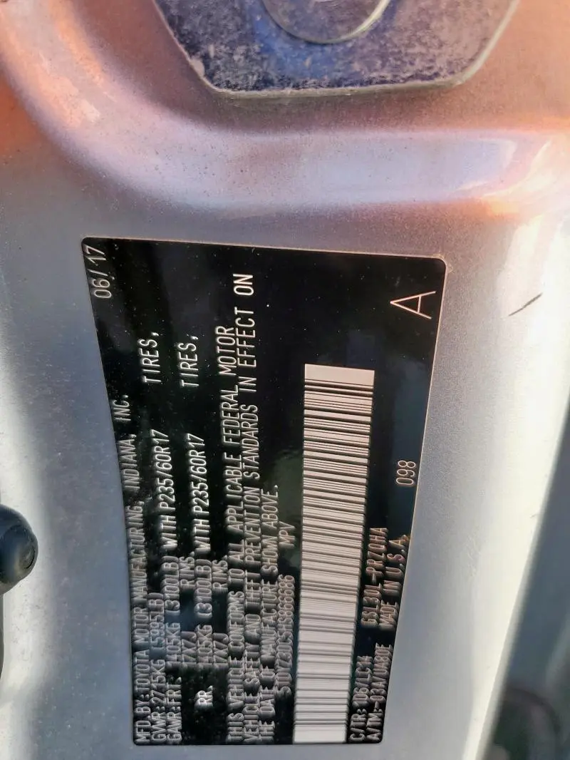 2017 TOYOTA SIENNA XLE  