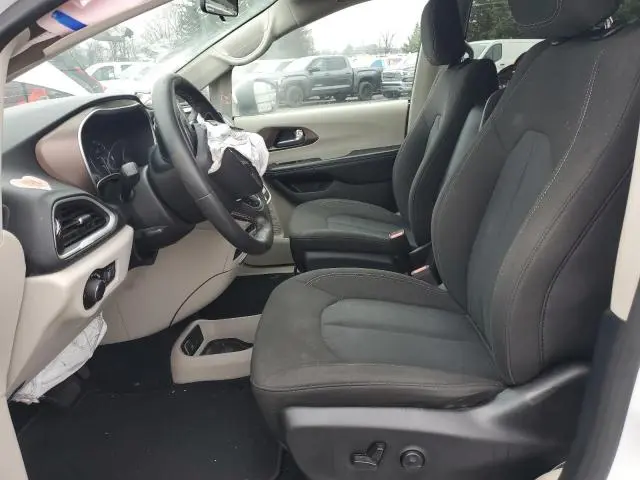 2022 CHRYSLER VOYAGER LX  