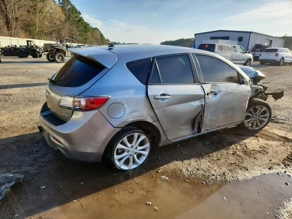 2011 MAZDA 3 S  