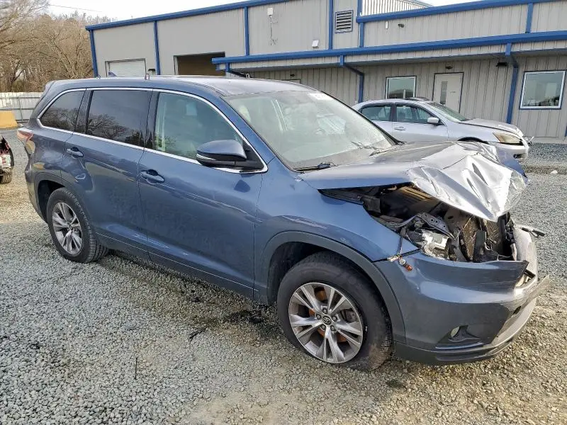 2016 TOYOTA HIGHLANDER LE  