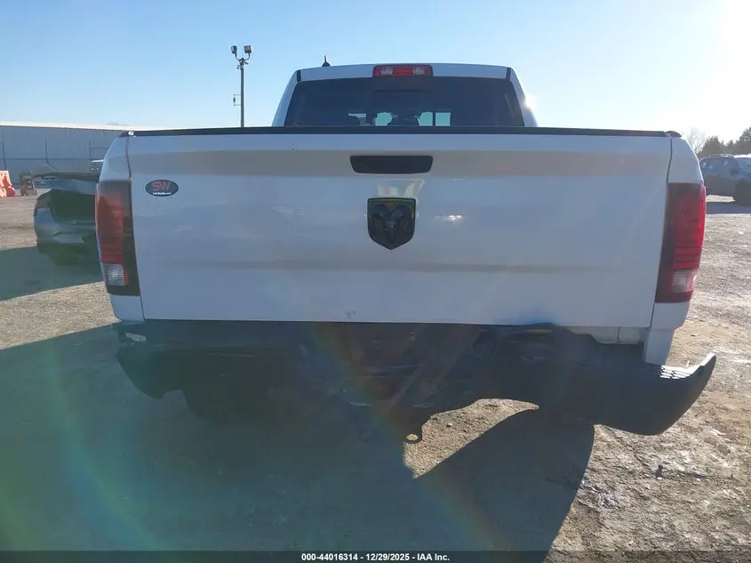 2019 RAM 1500 CLASSIC WARLOCK  4X2 6'4 BOX