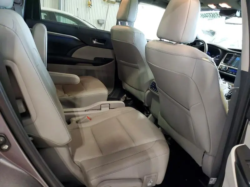 2018 TOYOTA HIGHLANDER LIMITED PLATINUM  