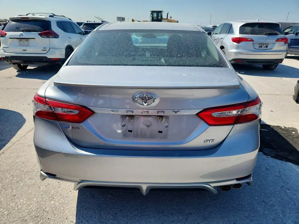 2018 TOYOTA CAMRY SE  