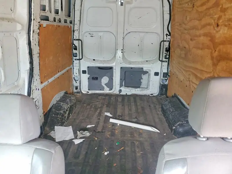 2015 NISSAN NV 2500  