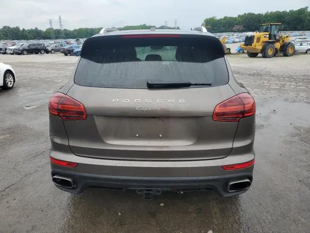 2016 PORSCHE CAYENNE   