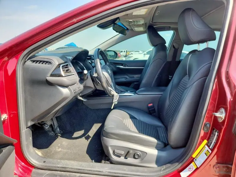 2018 TOYOTA CAMRY SE  