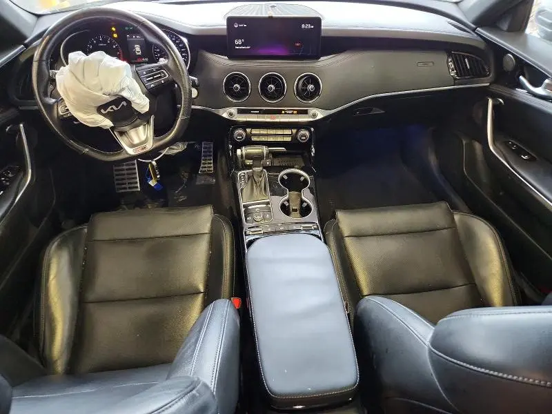 2022 KIA STINGER GT LINE  