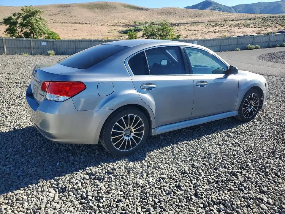 2011 SUBARU LEGACY 2.5I  