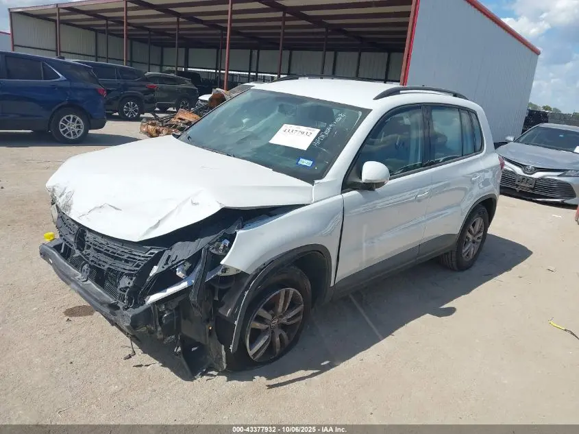 2015 VOLKSWAGEN TIGUAN S