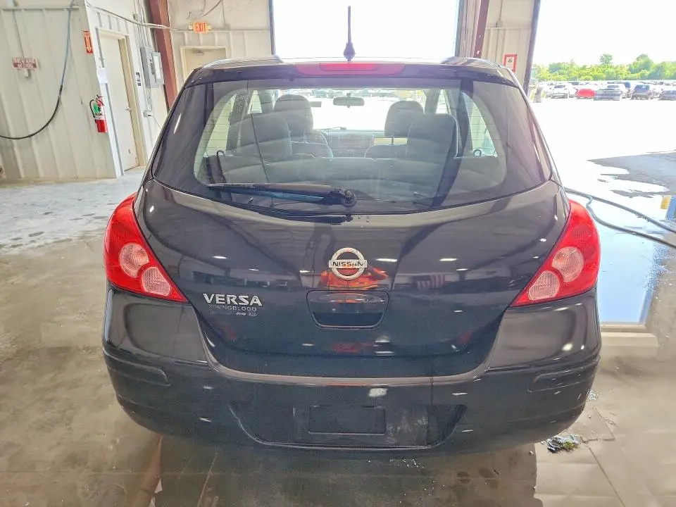 2011 NISSAN VERSA 1.8 S  