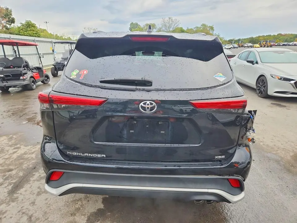 2021 TOYOTA HIGHLANDER XSE  