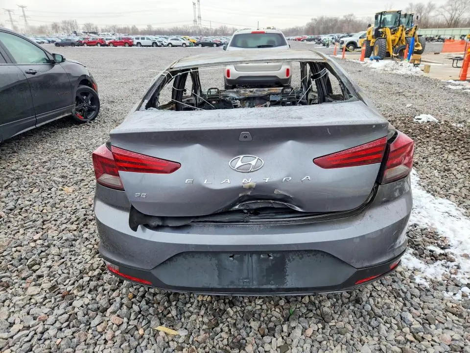 2020 HYUNDAI ELANTRA SE  