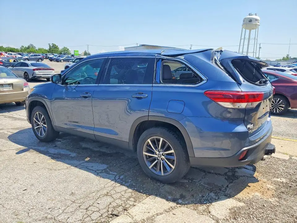 2019 TOYOTA HIGHLANDER XLE  