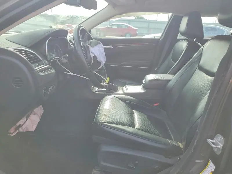 2019 CHRYSLER 300 LIMITED  