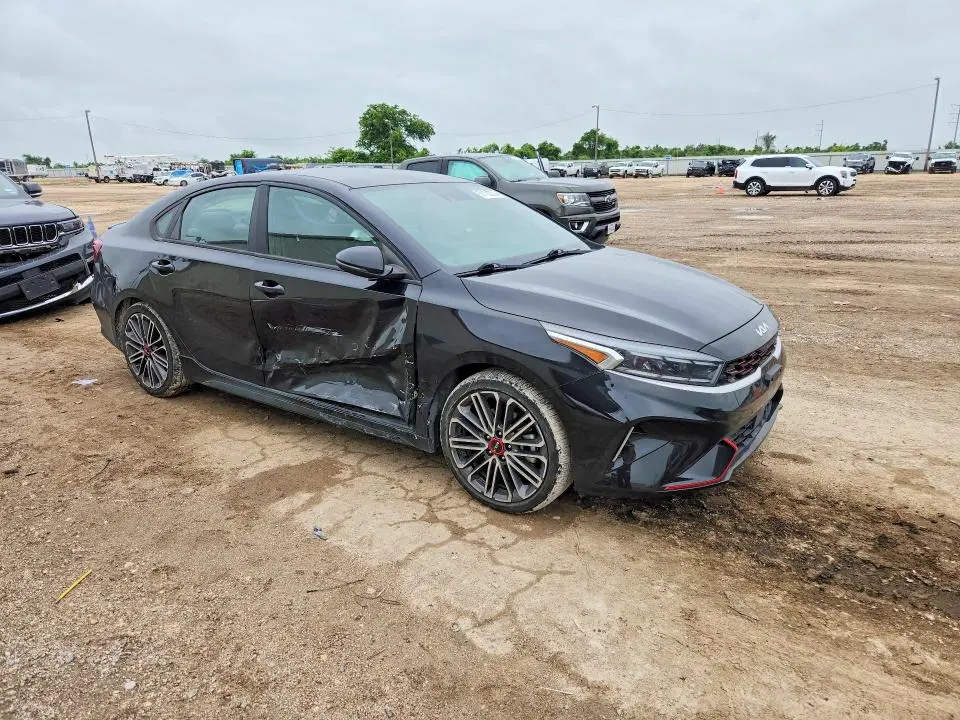 2023 KIA FORTE GT  