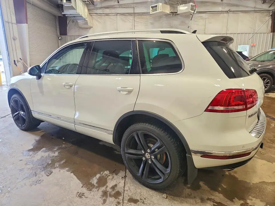 2017 VOLKSWAGEN TOUAREG EXECUTIVE  