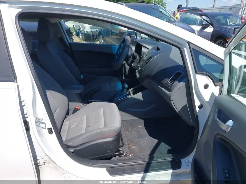2017 KIA FORTE LX