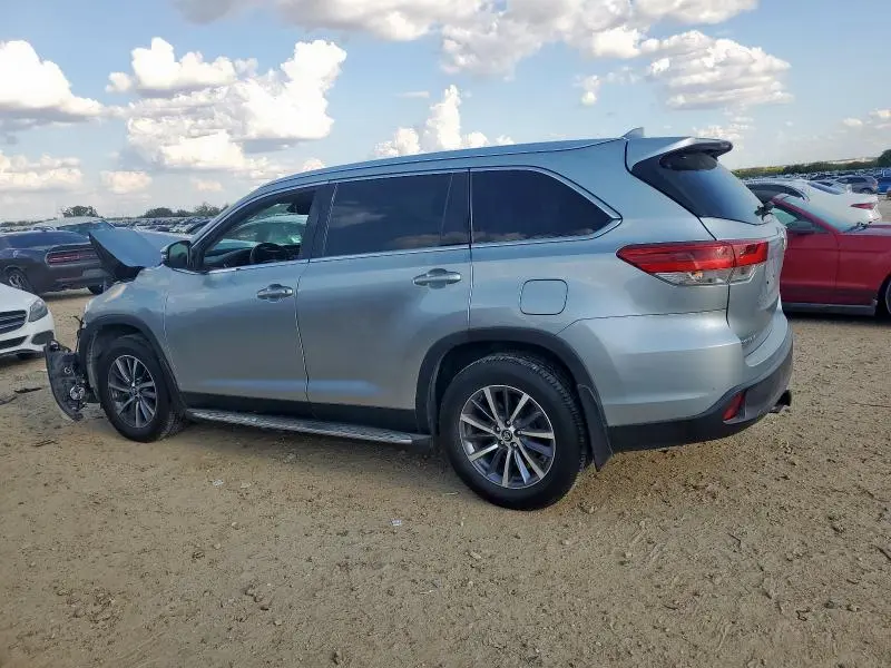 2019 TOYOTA HIGHLANDER SE  