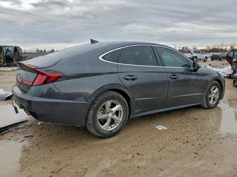 2022 HYUNDAI SONATA SE  