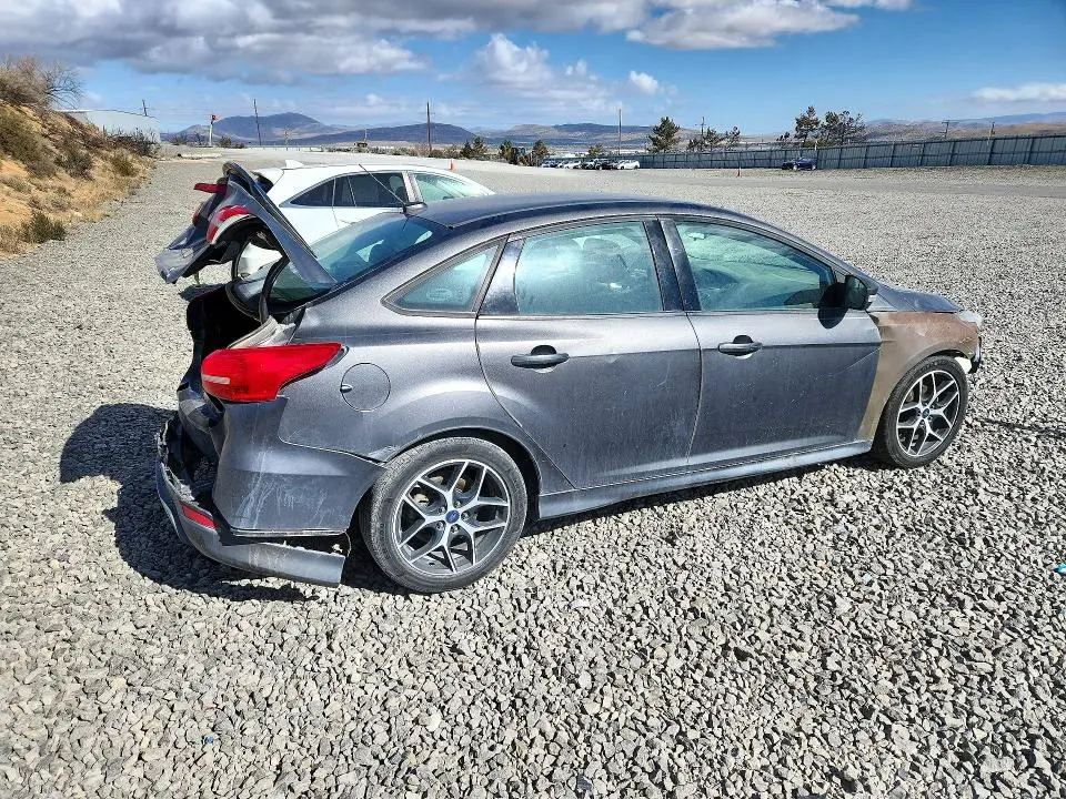 2015 FORD FOCUS SE  