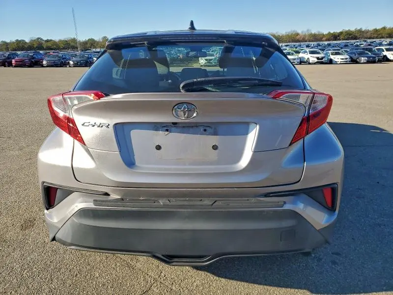 2019 TOYOTA C-HR XLE  