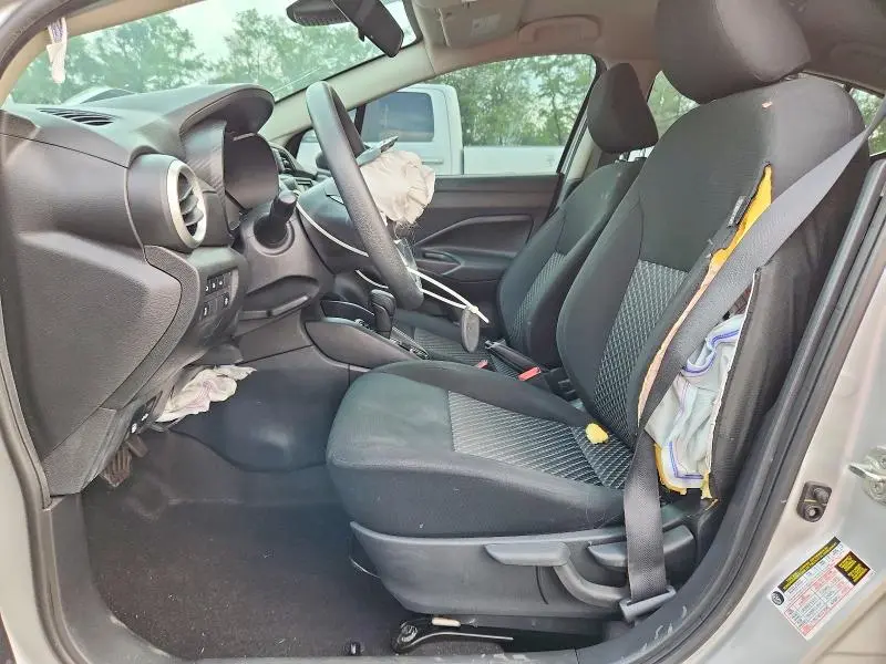 2021 NISSAN VERSA S  