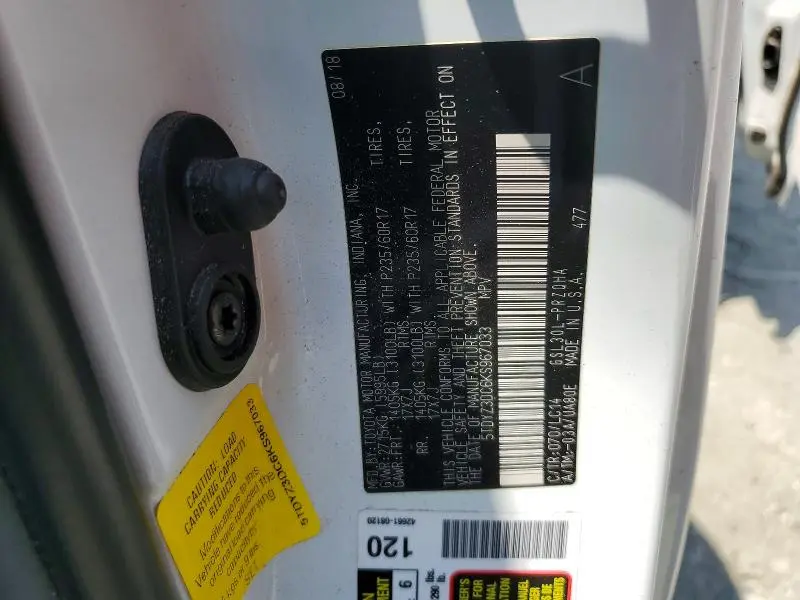 2019 TOYOTA SIENNA XLE 8-PASSENGER  