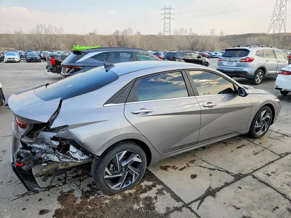 2024 HYUNDAI ELANTRA SEL  