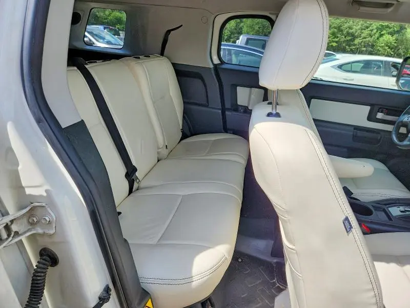 2013 TOYOTA FJ CRUISER BASE  