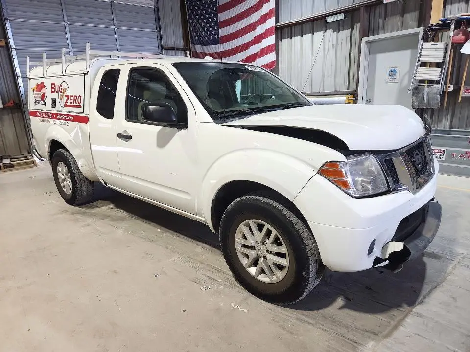 2017 NISSAN FRONTIER SV  