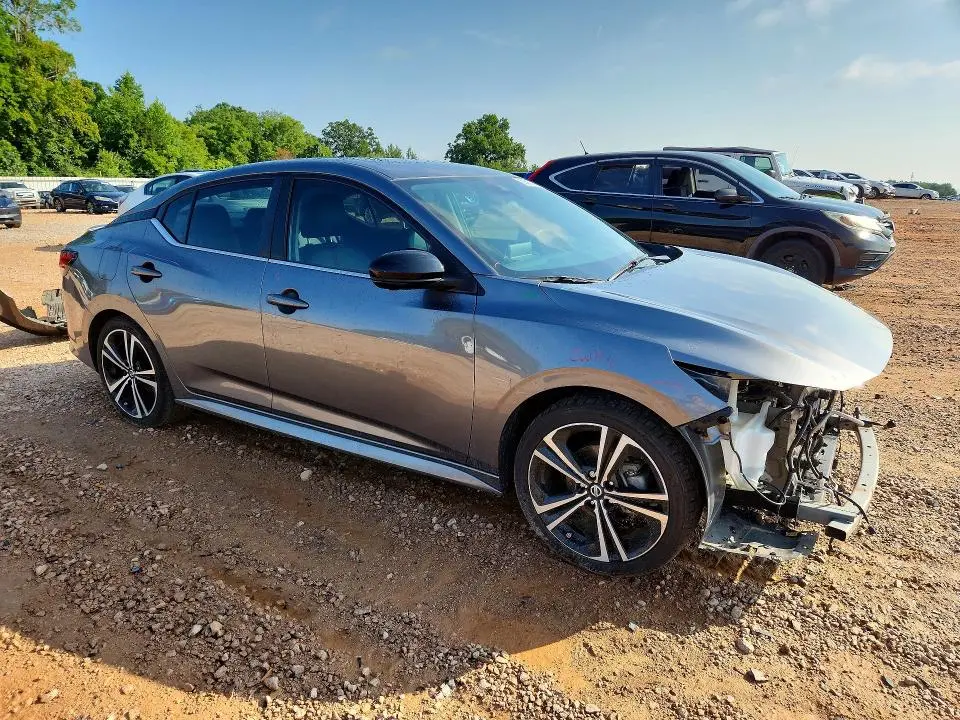 2022 NISSAN SENTRA SR  