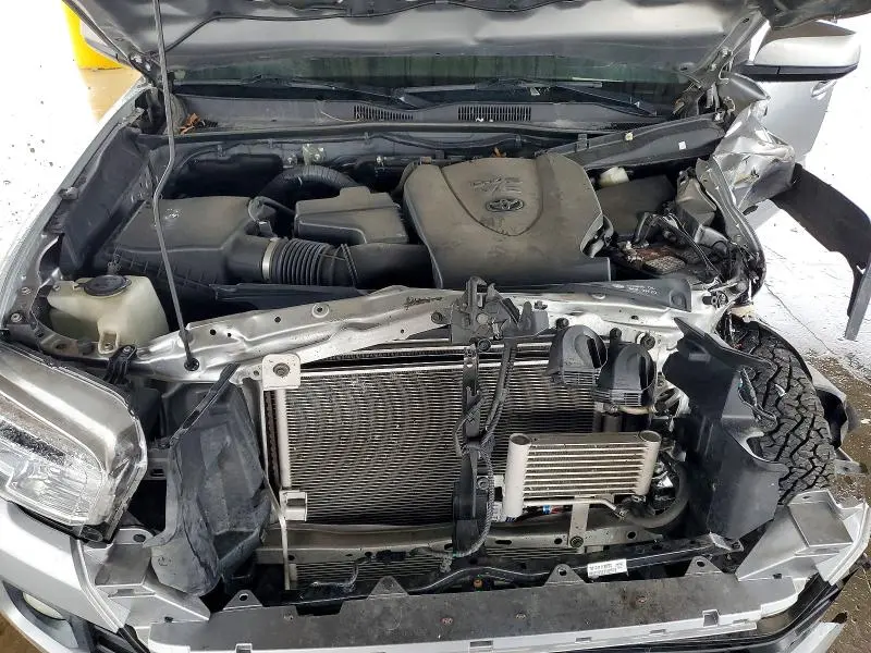 2017 TOYOTA TACOMA SR5 V6  