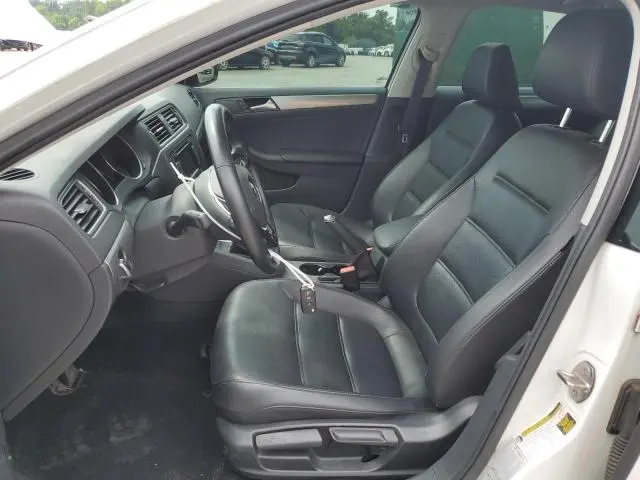 2015 VOLKSWAGEN JETTA SE  