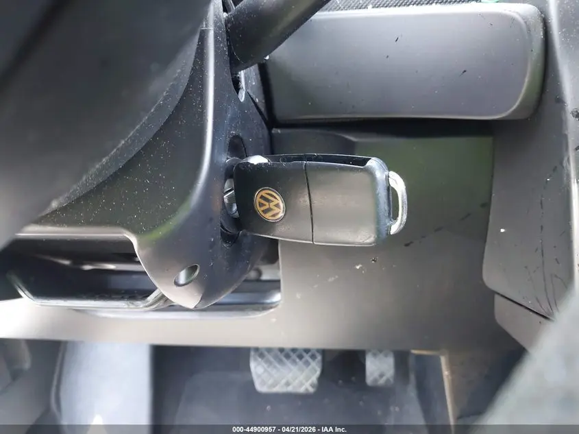 2010 VOLKSWAGEN NEW BEETLE 2.5L