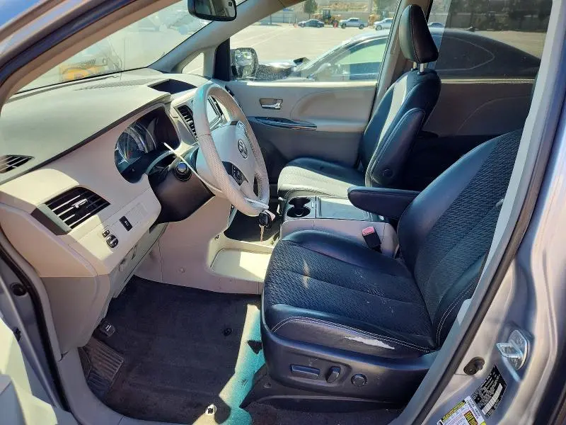2014 TOYOTA SIENNA SPORT  