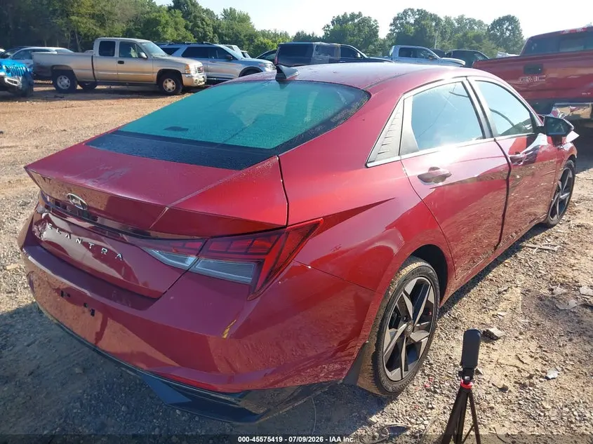 2022 HYUNDAI ELANTRA SEL