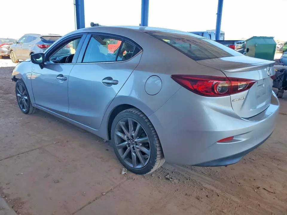 2018 MAZDA 3 TOURING  