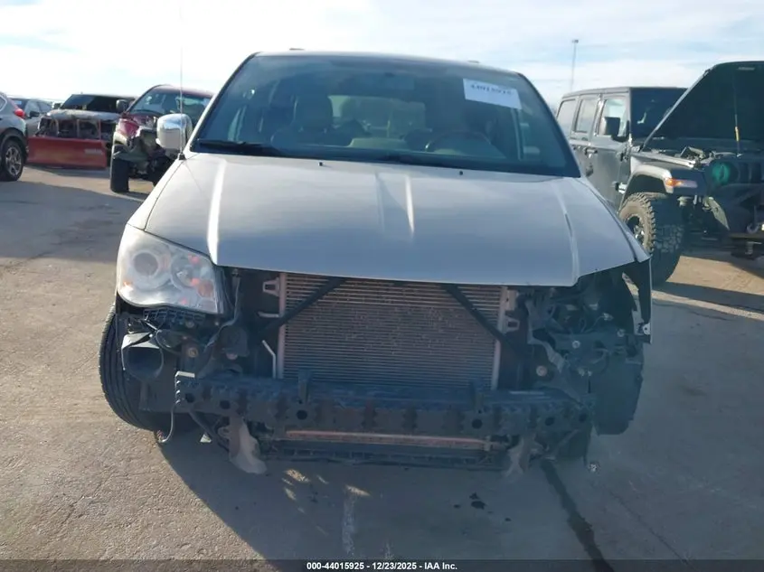 2013 CHRYSLER TOWN & COUNTRY LIMITED