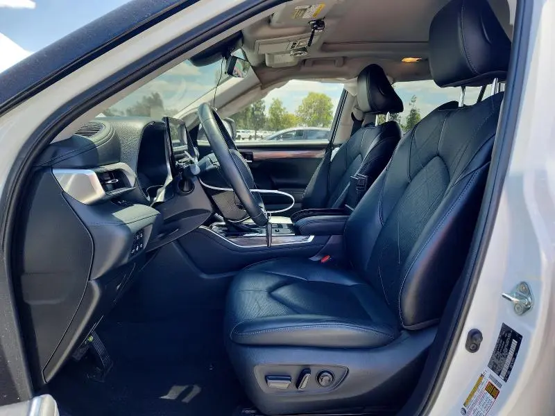 2022 TOYOTA HIGHLANDER HYBRID PLATINUM  